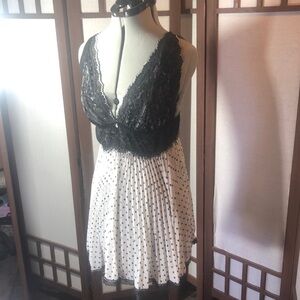 Seductivewear by Cinema Etoile nightgown-/criss cross straps /lace back. Large